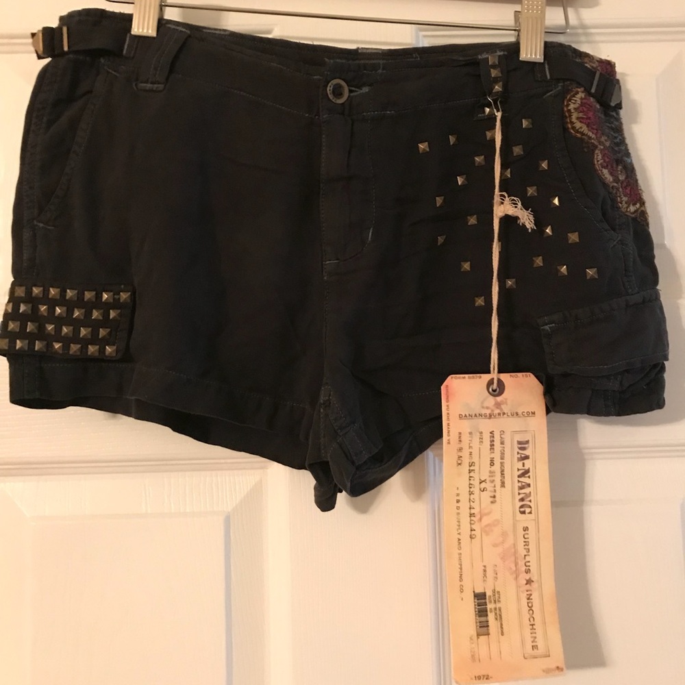 Da-Nang Silk Embroidered Shorts